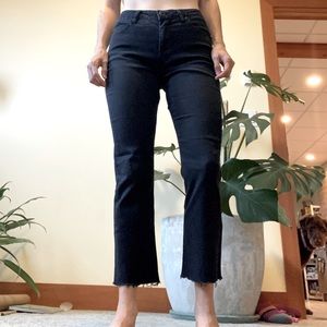 Liverpool Jean’s- Sadie Straight Midrise Jeans in Black